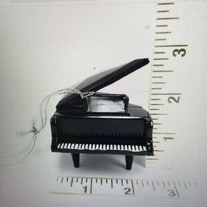 Black Baby Grand Piano Christmas ornament